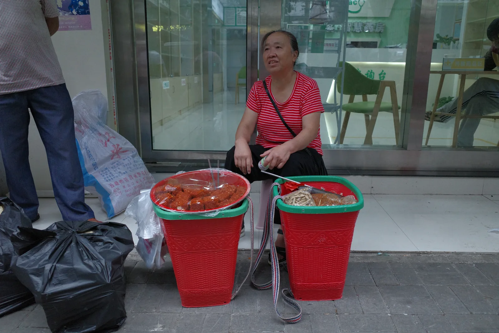 小规模摊贩与本地腌制品